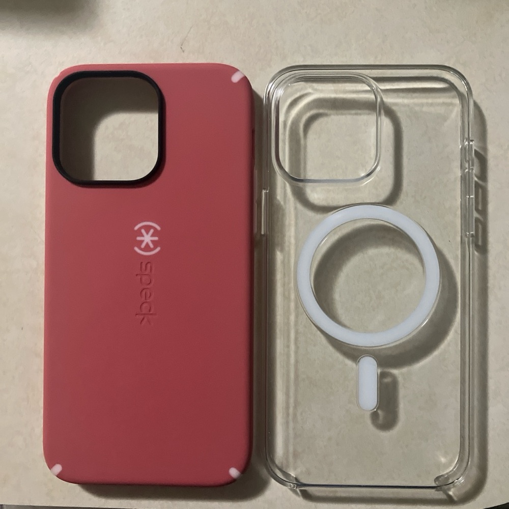 2 iPhone 15 Pro Max cases